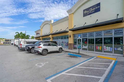 7801 NW 95th Street Hialeah Gardens FL 33016