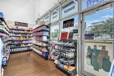 7801 NW 95th Street Hialeah Gardens FL 33016