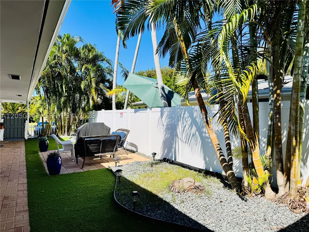 1632 NE 4th Place Fort Lauderdale FL 33301