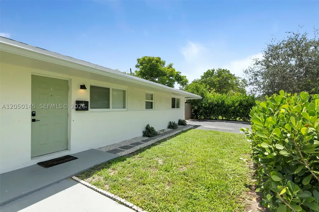 702 NW 18th Street Fort Lauderdale FL 33311