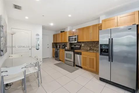 945 Michigan Avenue Miami Beach FL 33139