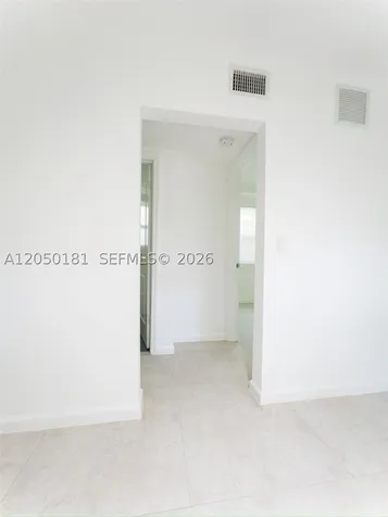 3676 Oak Avenue Miami FL 33133