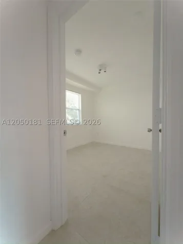 3676 Oak Avenue Miami FL 33133