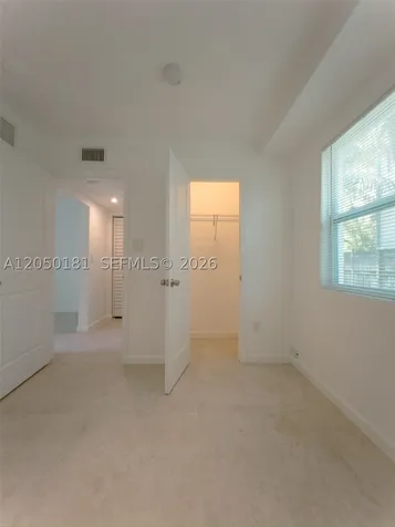 3676 Oak Avenue Miami FL 33133