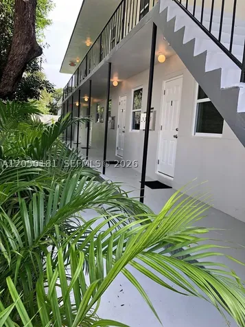 3676 Oak Avenue Miami FL 33133