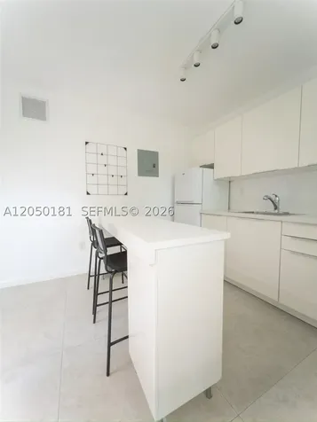 3676 Oak Avenue Miami FL 33133