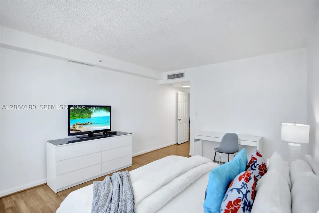 2501 S Ocean Drive Hollywood FL 33019