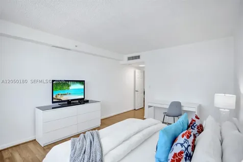 2501 S Ocean Drive Hollywood FL 33019