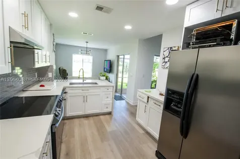 16301 Malibu Drive Weston FL 33326