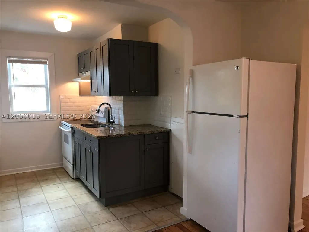 114 S M Street Lake Worth FL 33460
