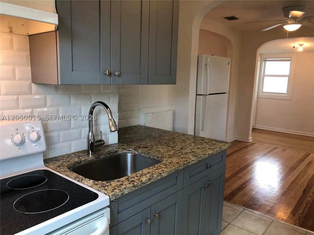 114 S M Street Lake Worth FL 33460