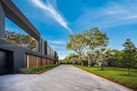13500 SW 69th Avenue Pinecrest FL 33156