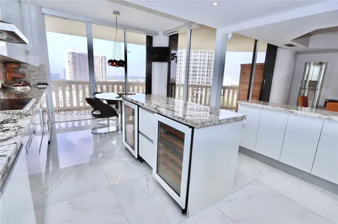 3000 Island Boulevard Aventura FL 33160