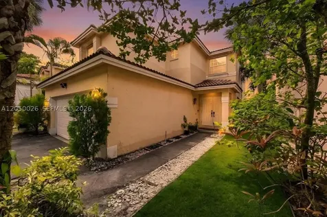 9847 Fairway Cove Lane Plantation FL 33324