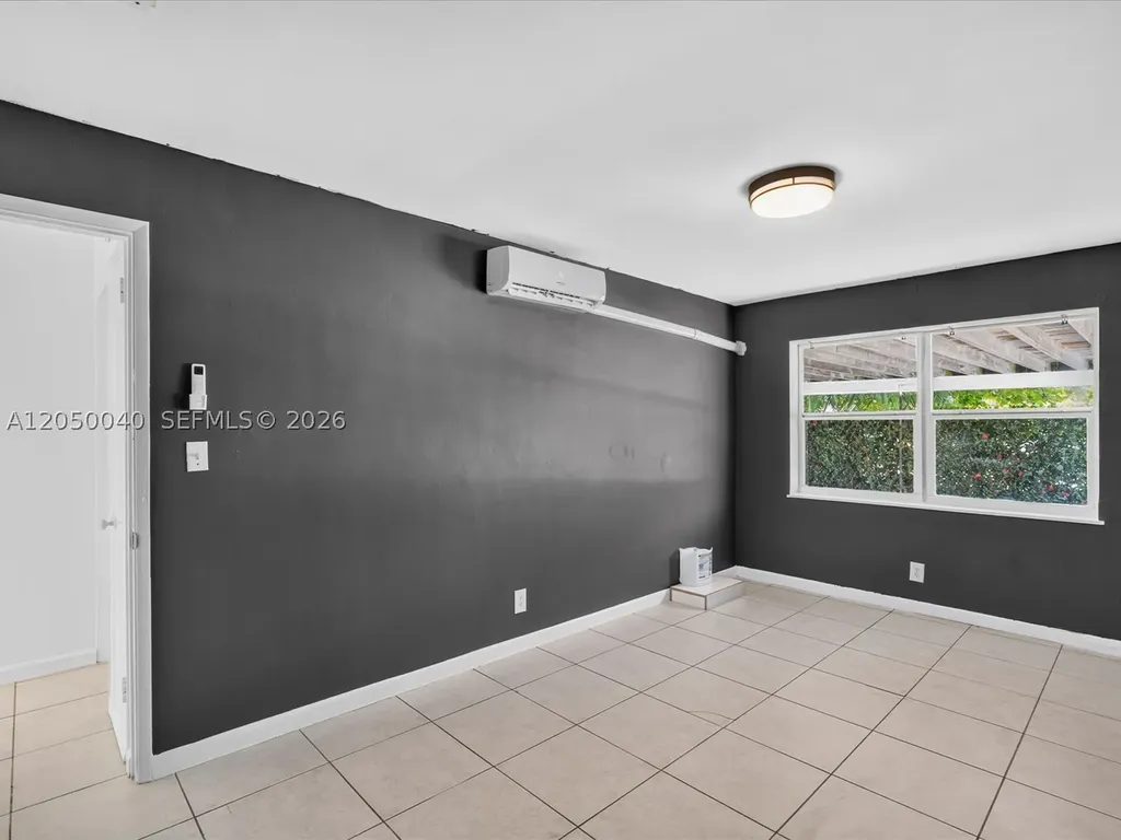 2513 NE 33rd Avenue Fort Lauderdale FL 33305