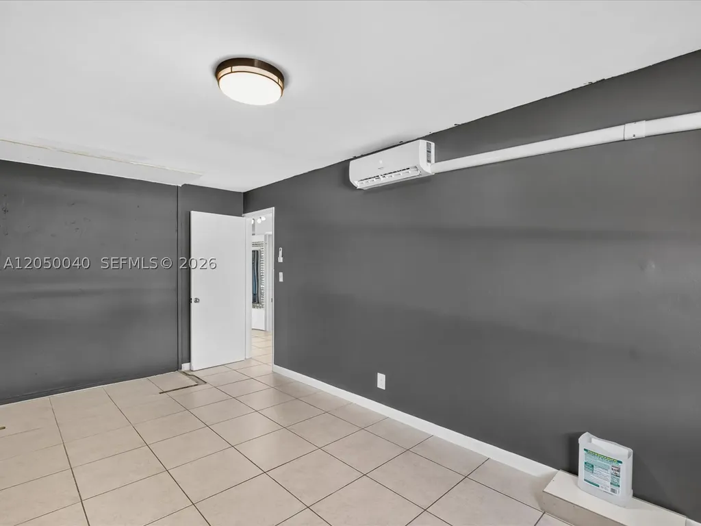 2513 NE 33rd Avenue Fort Lauderdale FL 33305