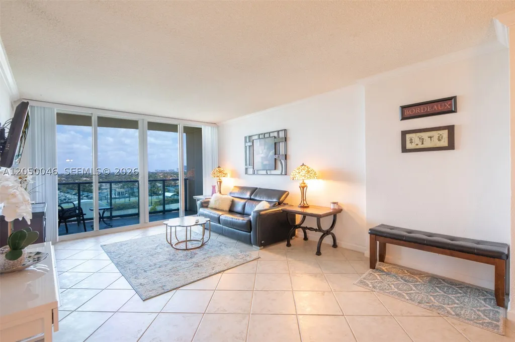 2501 S Ocean Drive Hollywood FL 33019