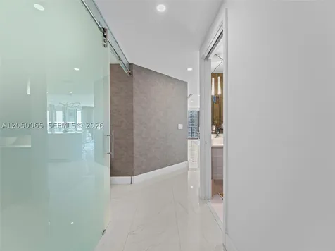 650 NE 32nd Street Miami FL 33137