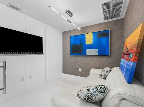 650 NE 32nd Street Miami FL 33137