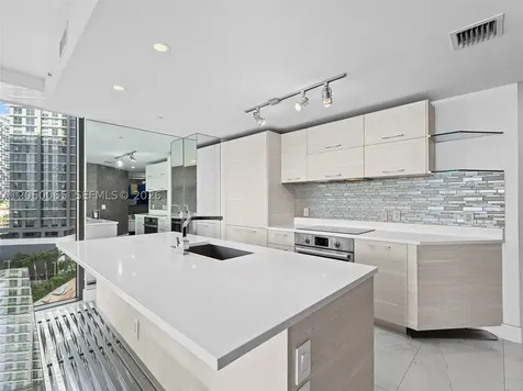 650 NE 32nd Street Miami FL 33137