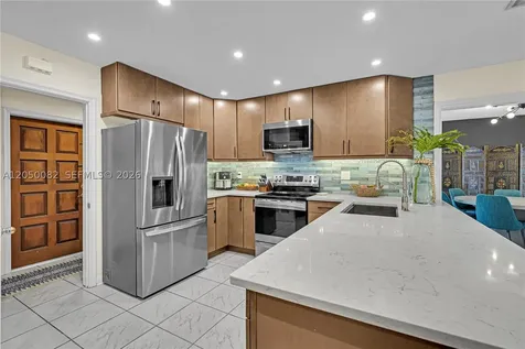 6952 SW 149th Terrace Palmetto Bay FL 33158