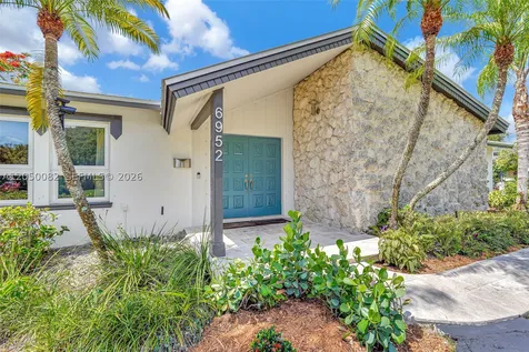 6952 SW 149th Terrace Palmetto Bay FL 33158