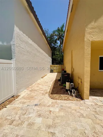 9833 NW 5th Court Plantation FL 33324