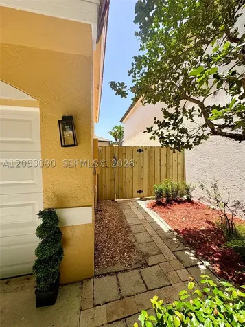 9833 NW 5th Court Plantation FL 33324