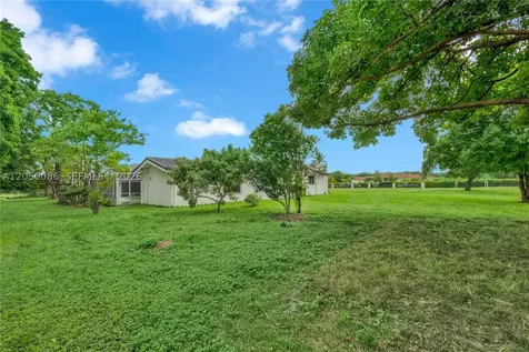17640 SW 52nd Court Southwest Ranches FL 33331