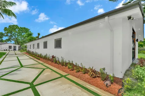 17640 SW 52nd Court Southwest Ranches FL 33331