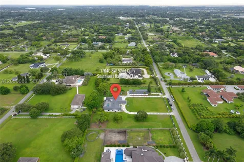 17640 SW 52nd Court Southwest Ranches FL 33331