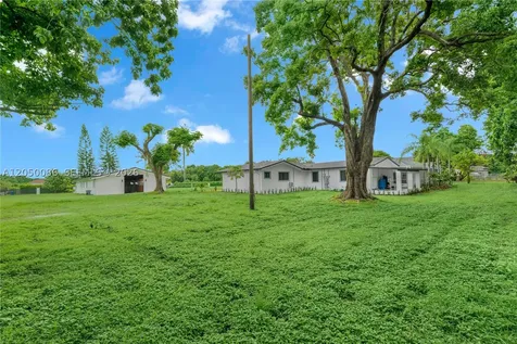 17640 SW 52nd Court Southwest Ranches FL 33331