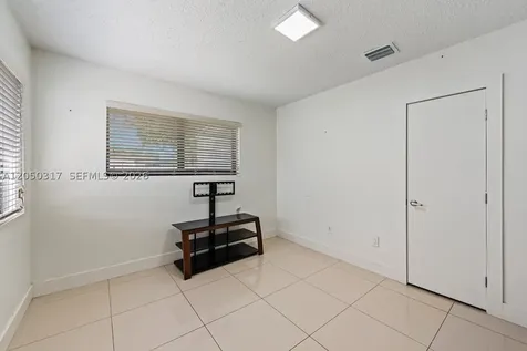 1911 NW 30th Street Miami FL 33142