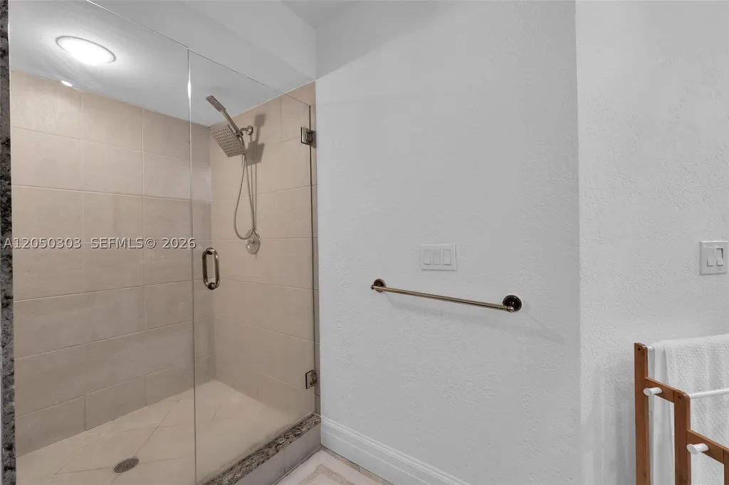 6879 Palm Grove Court Palm Beach Gardens FL 33418