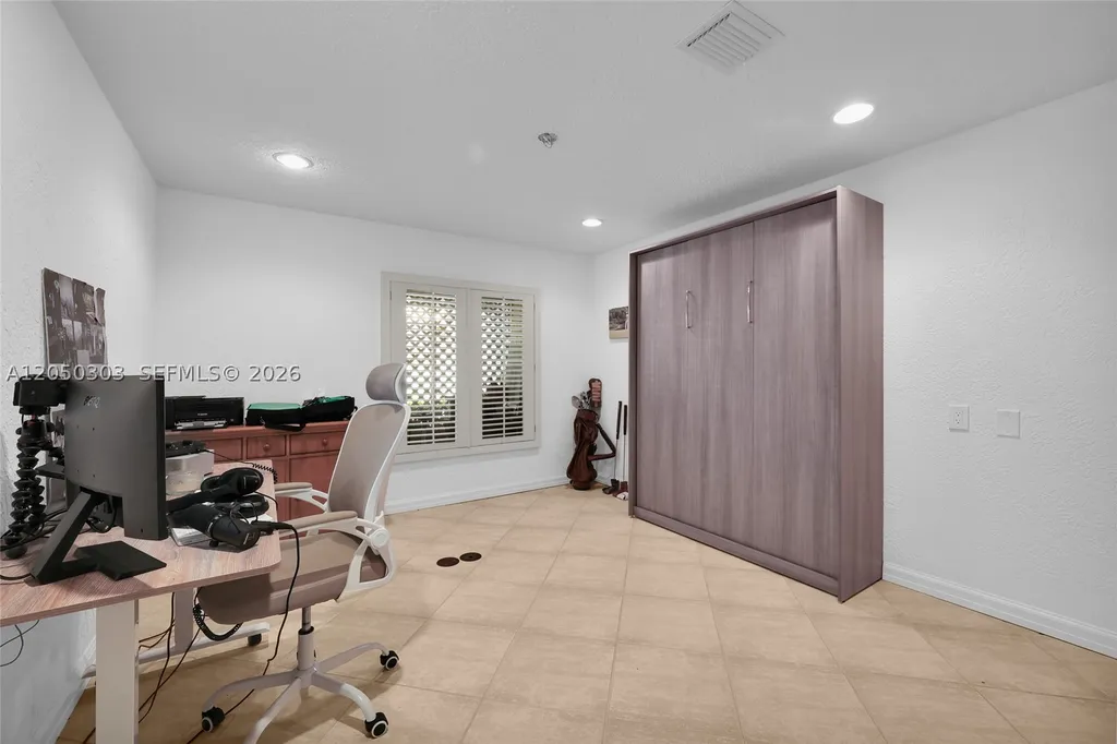 6879 Palm Grove Court Palm Beach Gardens FL 33418