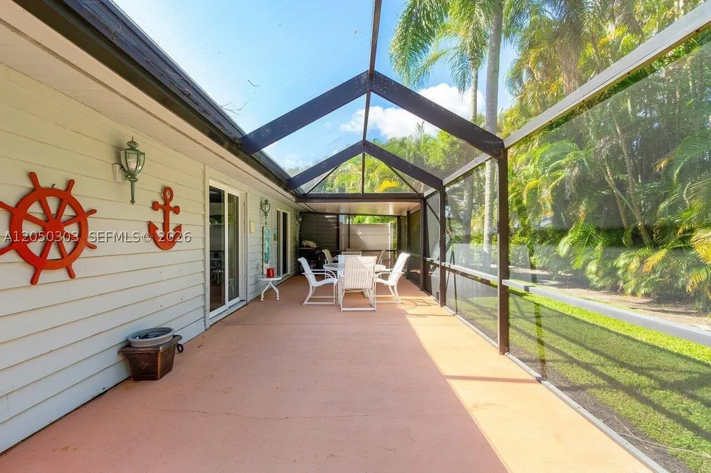 6879 Palm Grove Court Palm Beach Gardens FL 33418