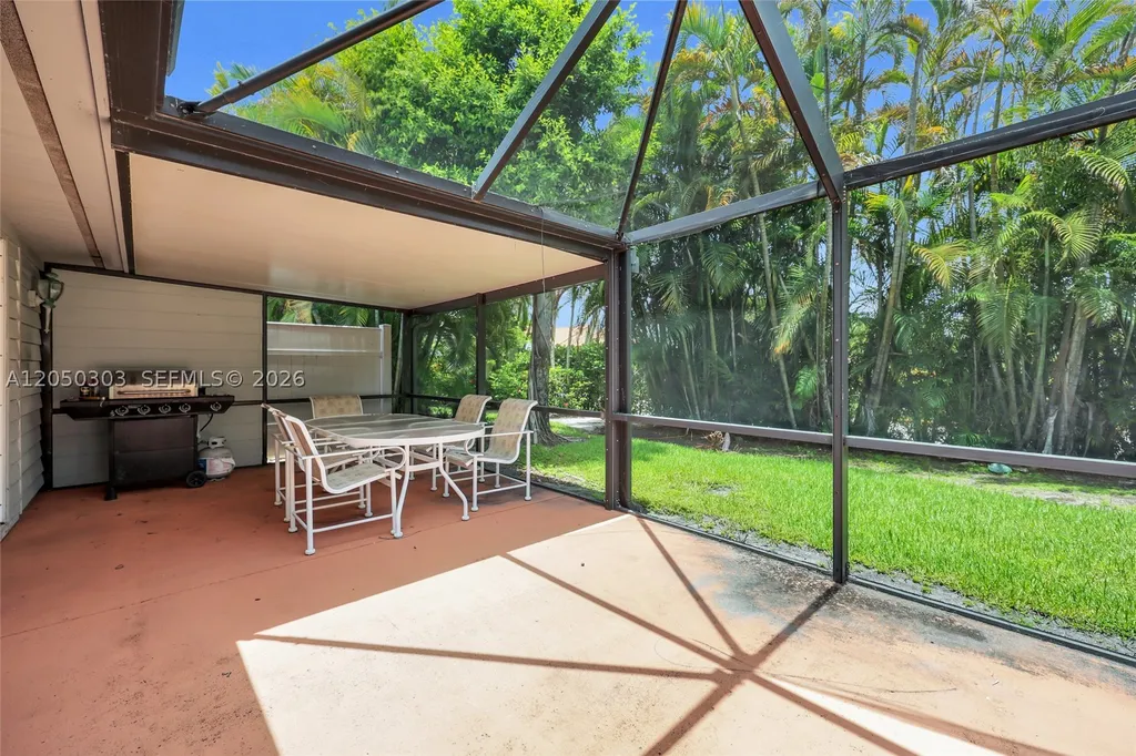 6879 Palm Grove Court Palm Beach Gardens FL 33418