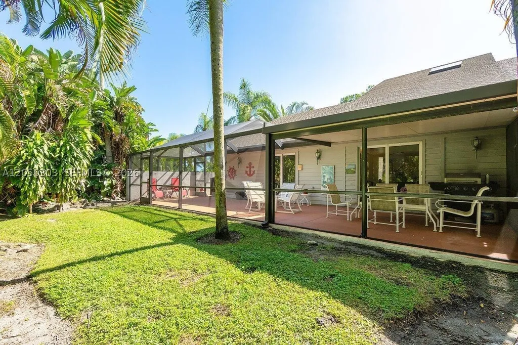 6879 Palm Grove Court Palm Beach Gardens FL 33418