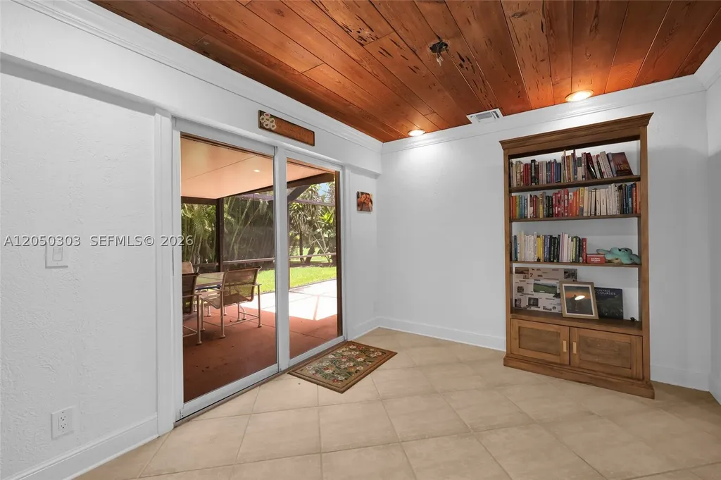 6879 Palm Grove Court Palm Beach Gardens FL 33418