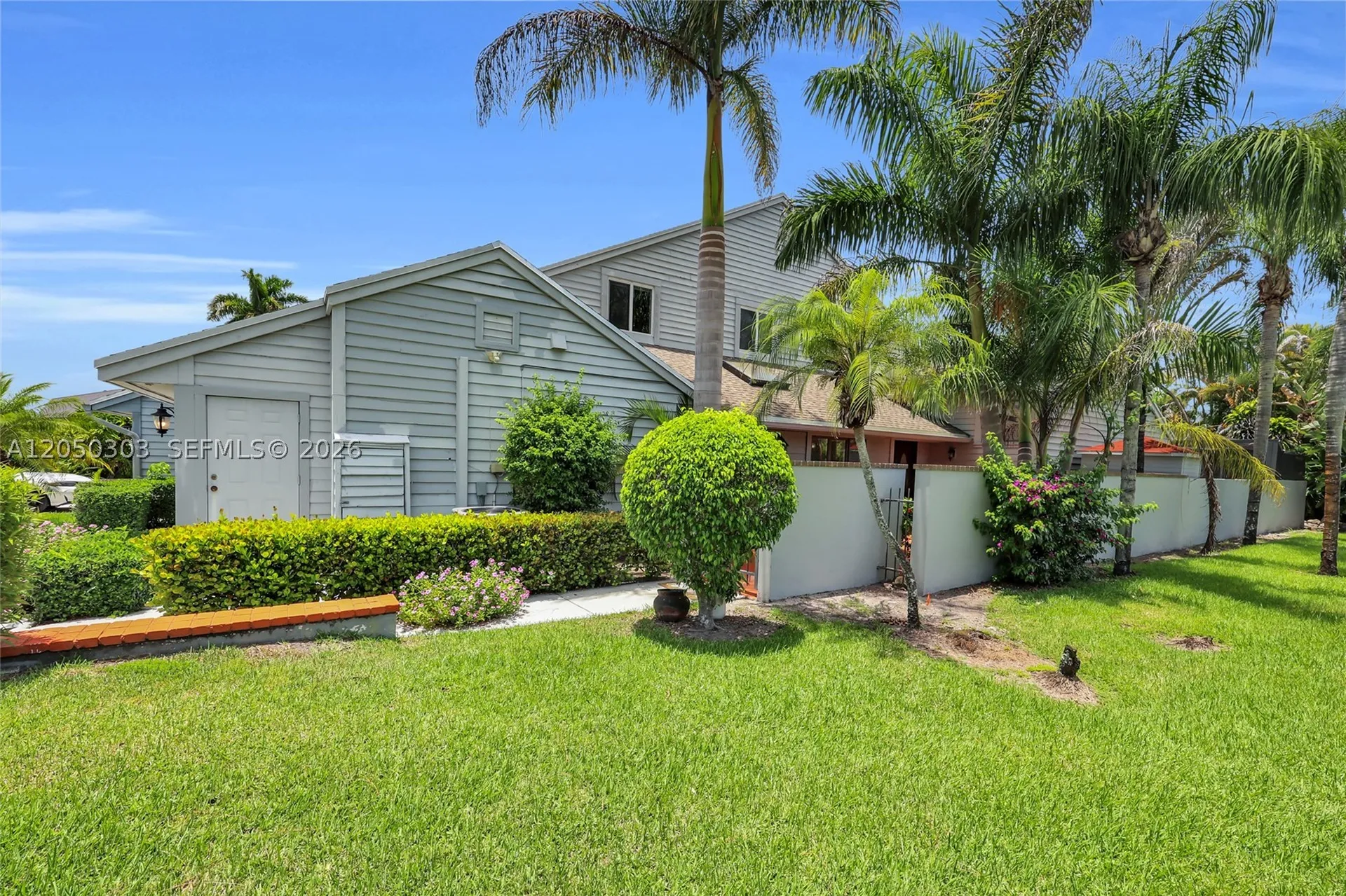 6879 Palm Grove Court Palm Beach Gardens FL 33418