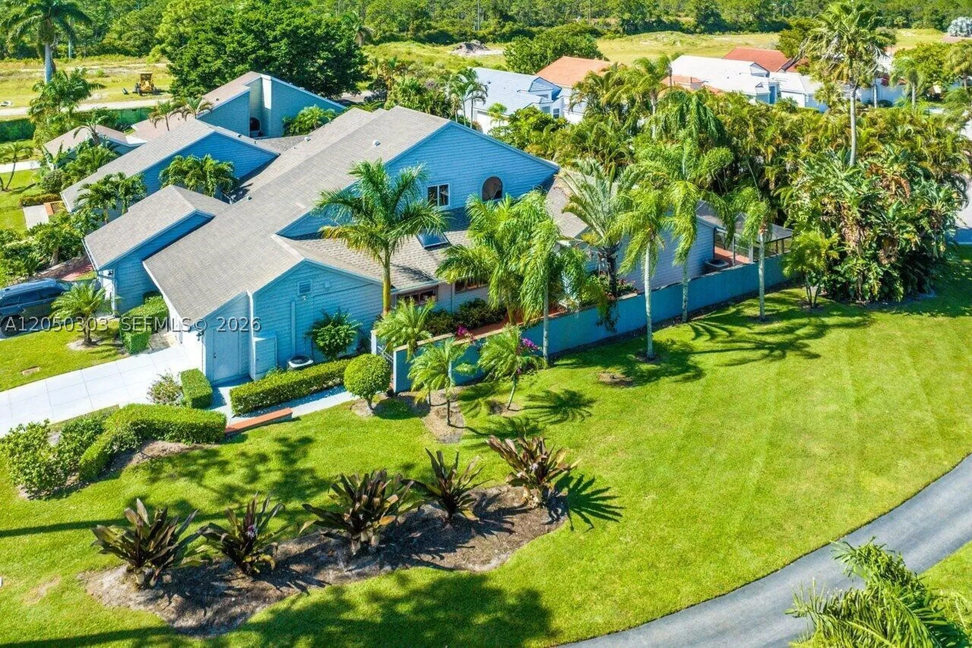 6879 Palm Grove Court Palm Beach Gardens FL 33418