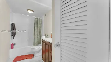 2899 Collins Avenue Miami Beach FL 33140