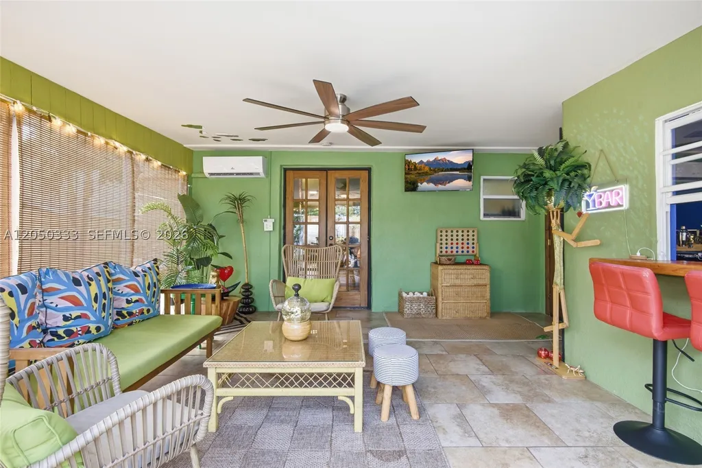 2538 Liberty Street Hollywood FL 33020