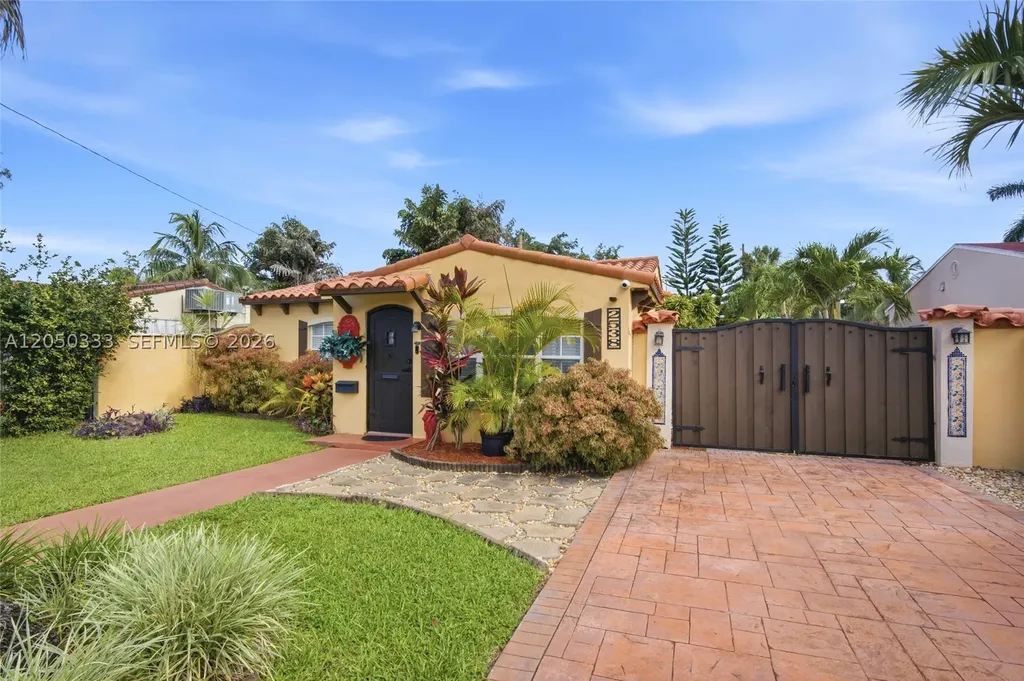 2538 Liberty Street Hollywood FL 33020