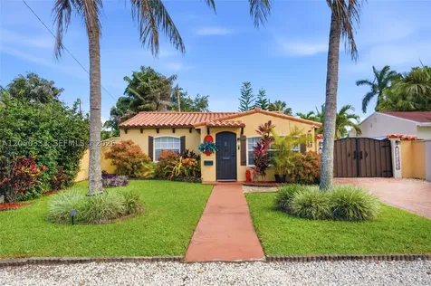 2538 Liberty Street Hollywood FL 33020