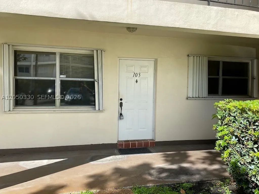 2210 Taylor Street Hollywood FL 33020