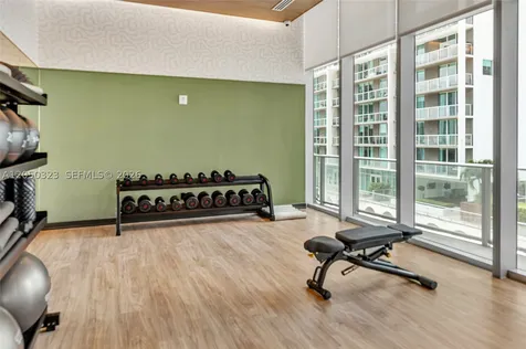77 SE 5th Street Miami FL 33131