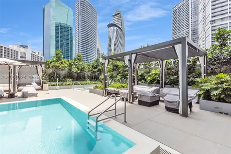 77 SE 5th Street Miami FL 33131
