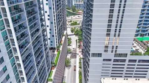 77 SE 5th Street Miami FL 33131