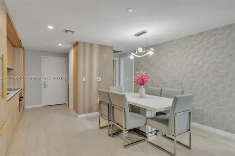 77 SE 5th Street Miami FL 33131